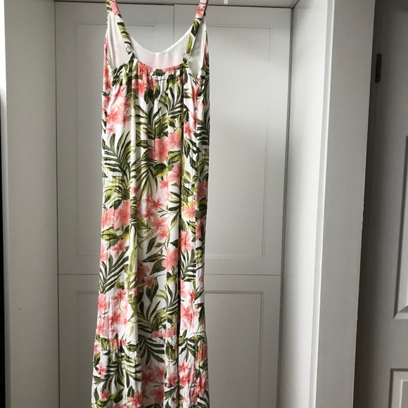 Hurley Ruffle Hem Women’s Maxi Dress S White Floral NWOT - Picture 2 of 14